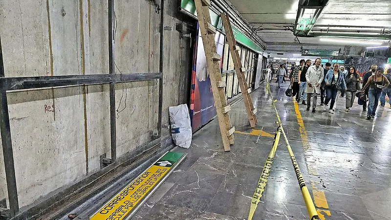 Línea 2 del Metro: Un laberinto entre polvo y escombros [Fotorreportaje]